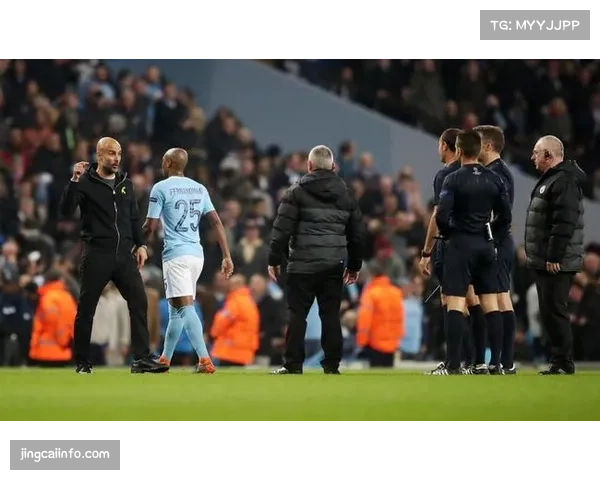 教练因抗议判罚被罚出场，助理教练临场指挥完成逆转